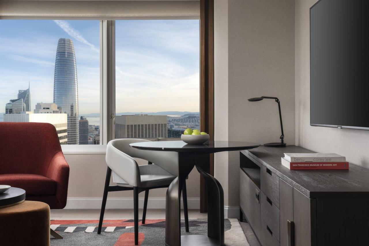 One-Bedroom Suite Golden Gate View