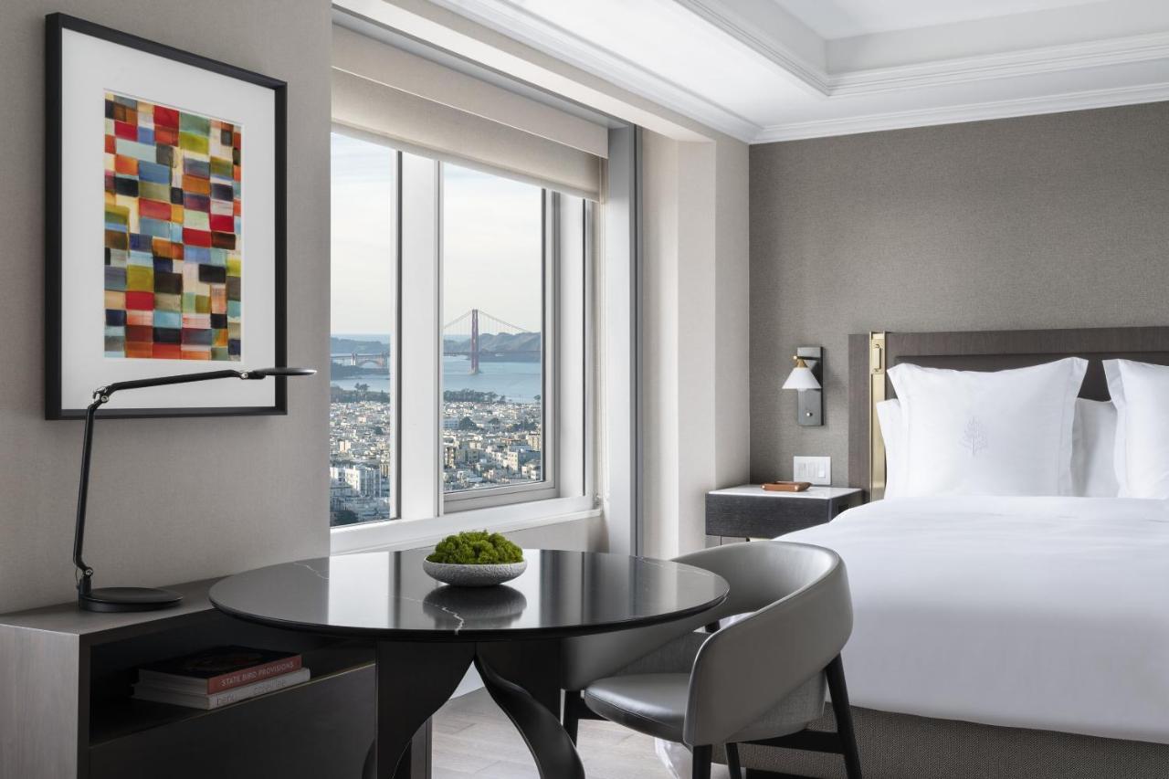 Premier King Room Bridge View