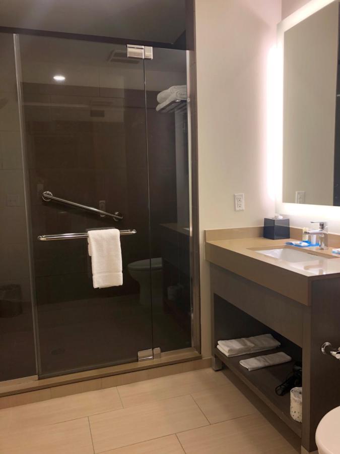 Queen Studio Suite Space Needle View Mobility Accessible