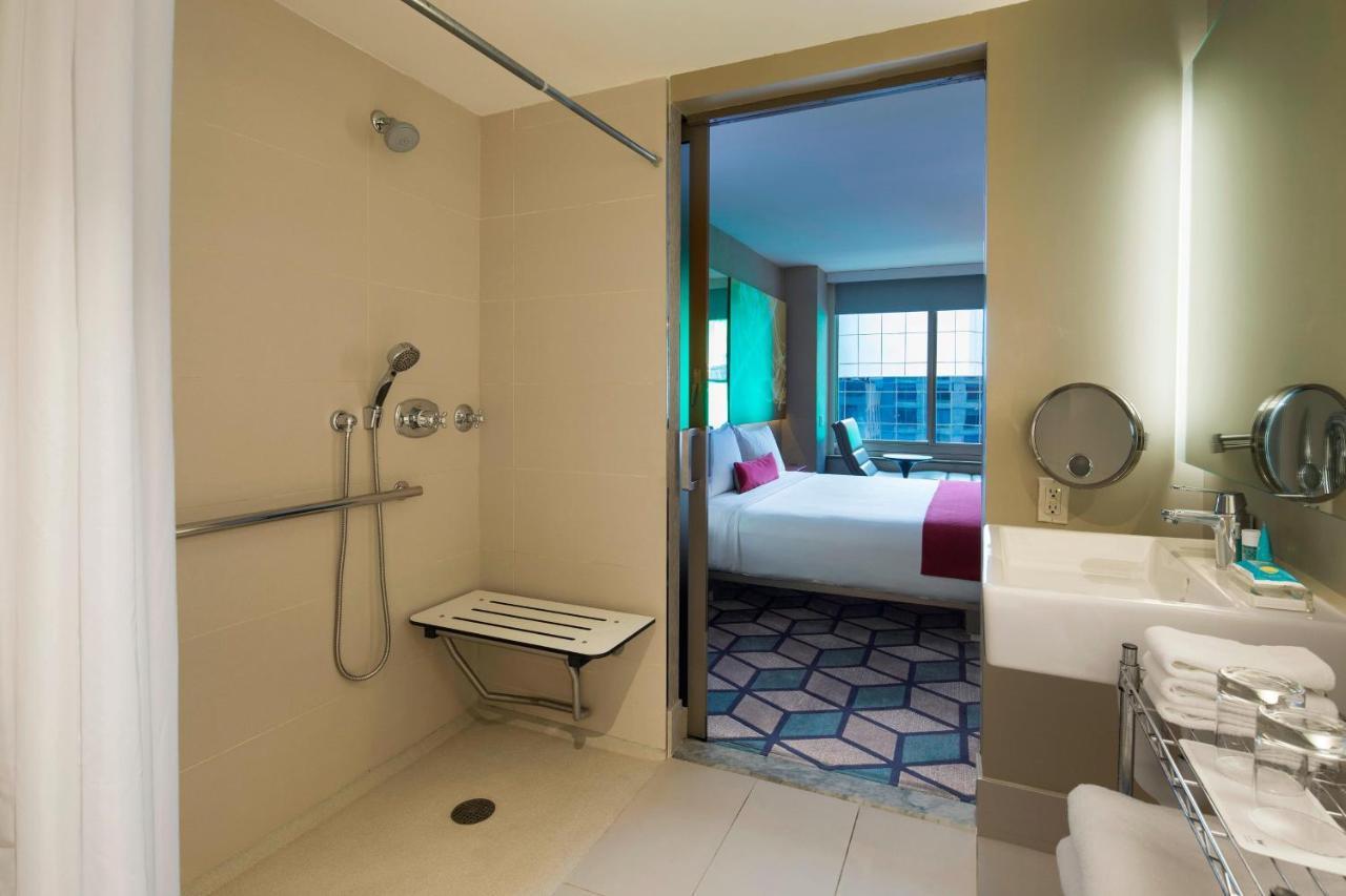 Spectacular Guest room King Skyline view