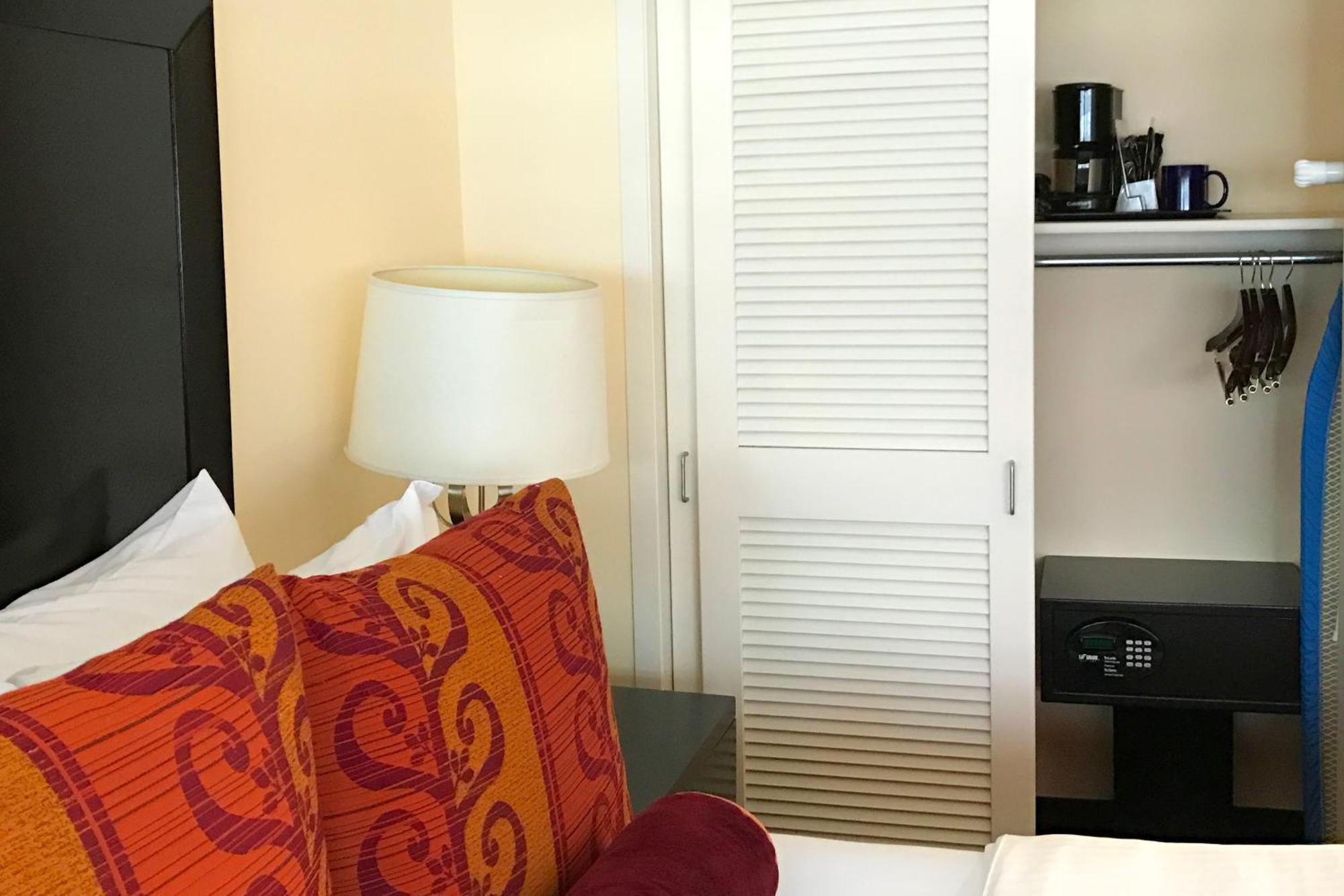 Superior Queen Room Accessible