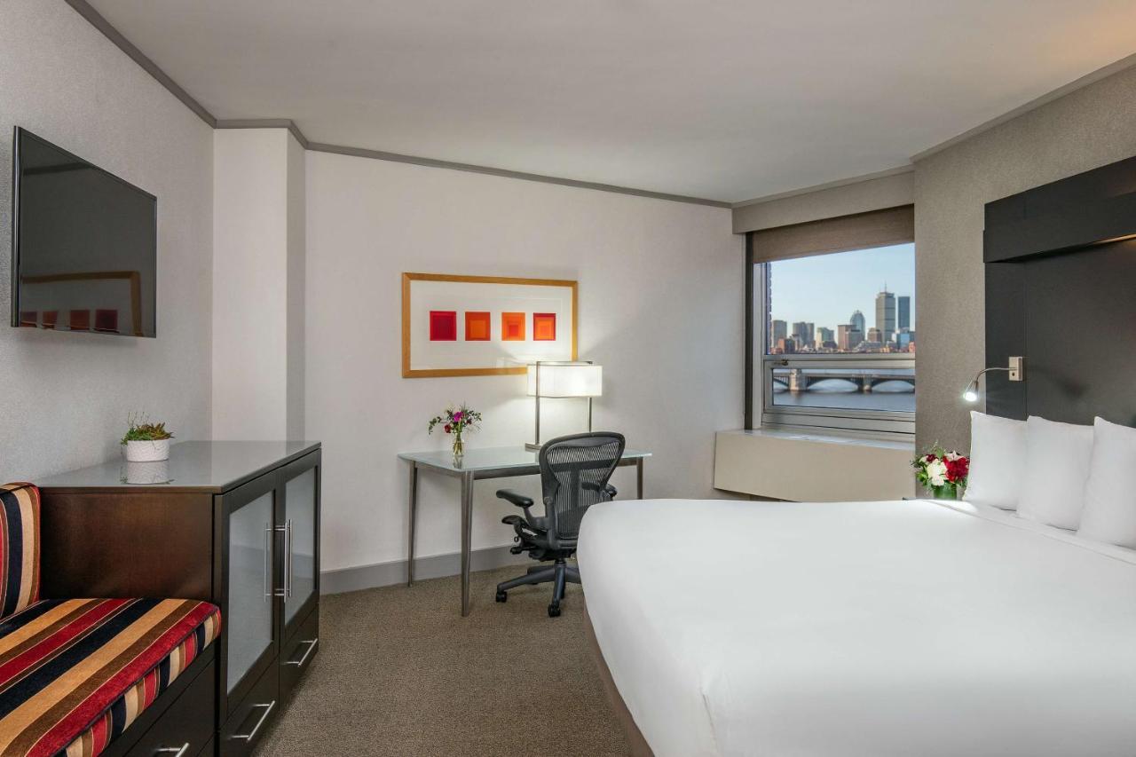 King - River View - Mobility/Hearing Accessible - Bathtub - East Tower,1247594185:JPEG