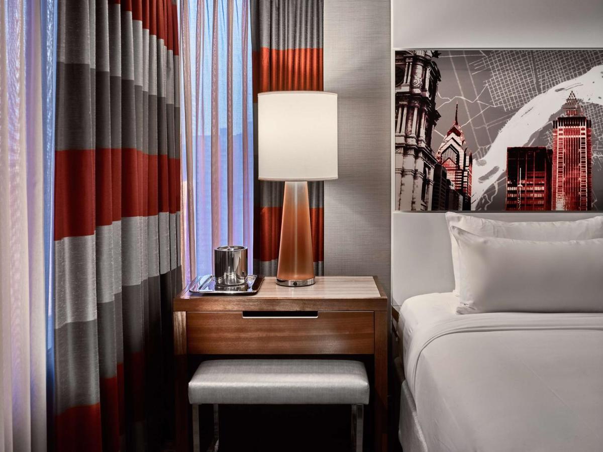 Deluxe - King - Corner - Hearing Accessible