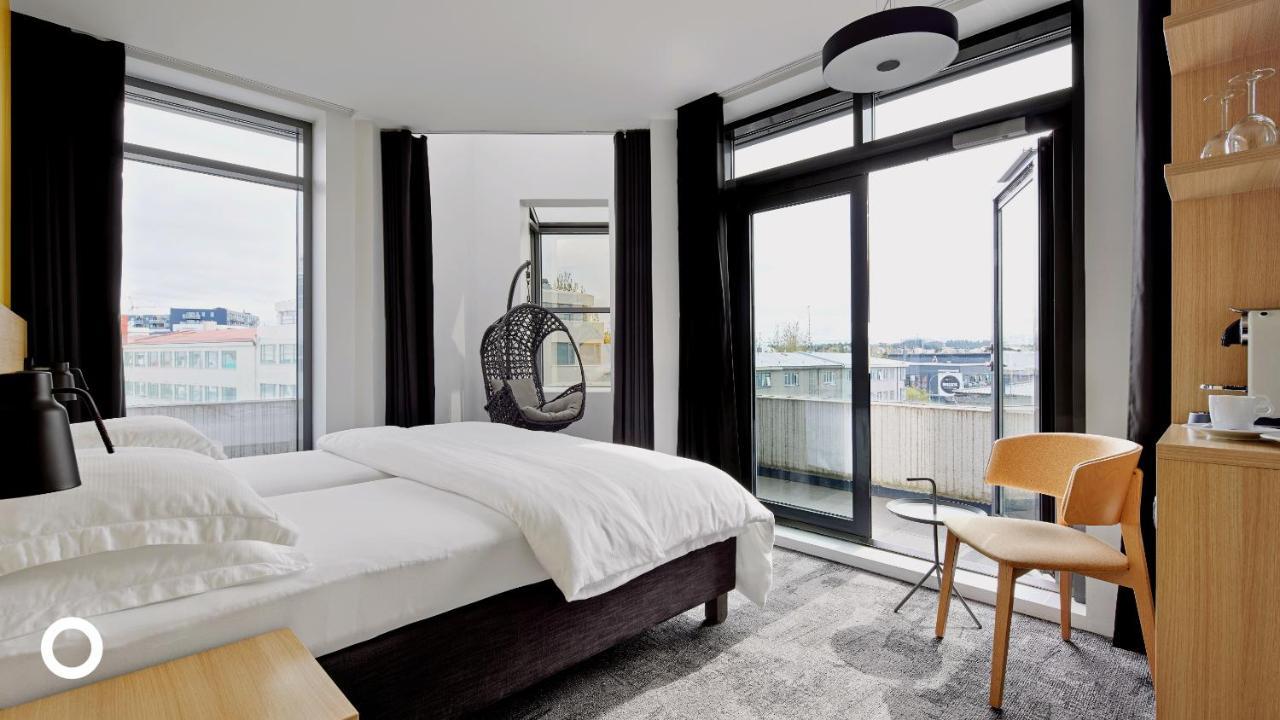 Deluxe Corner Room