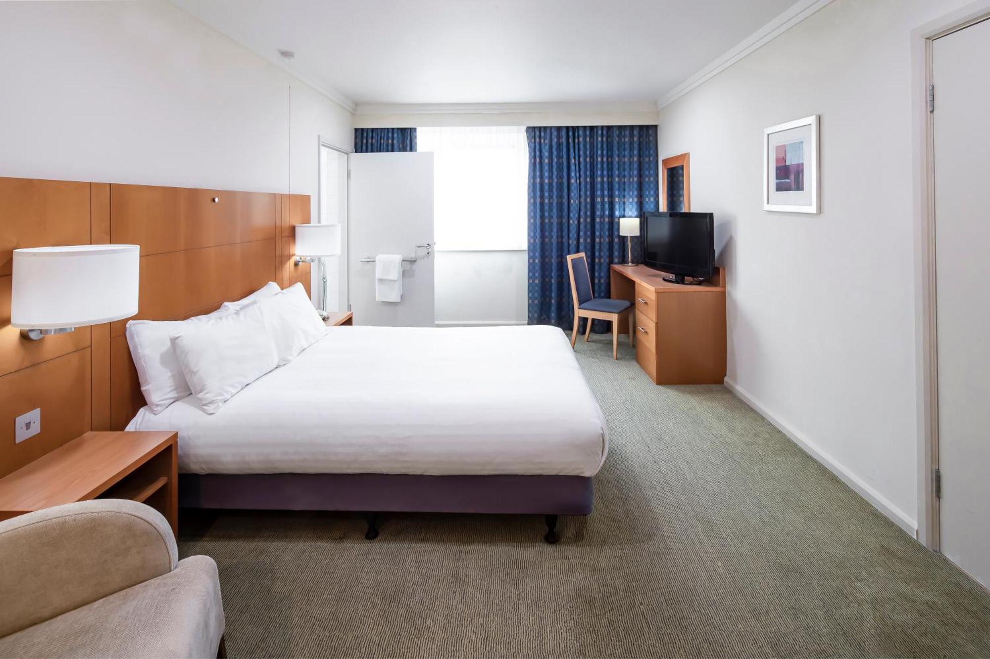 Standard Queen Room - Disability Access