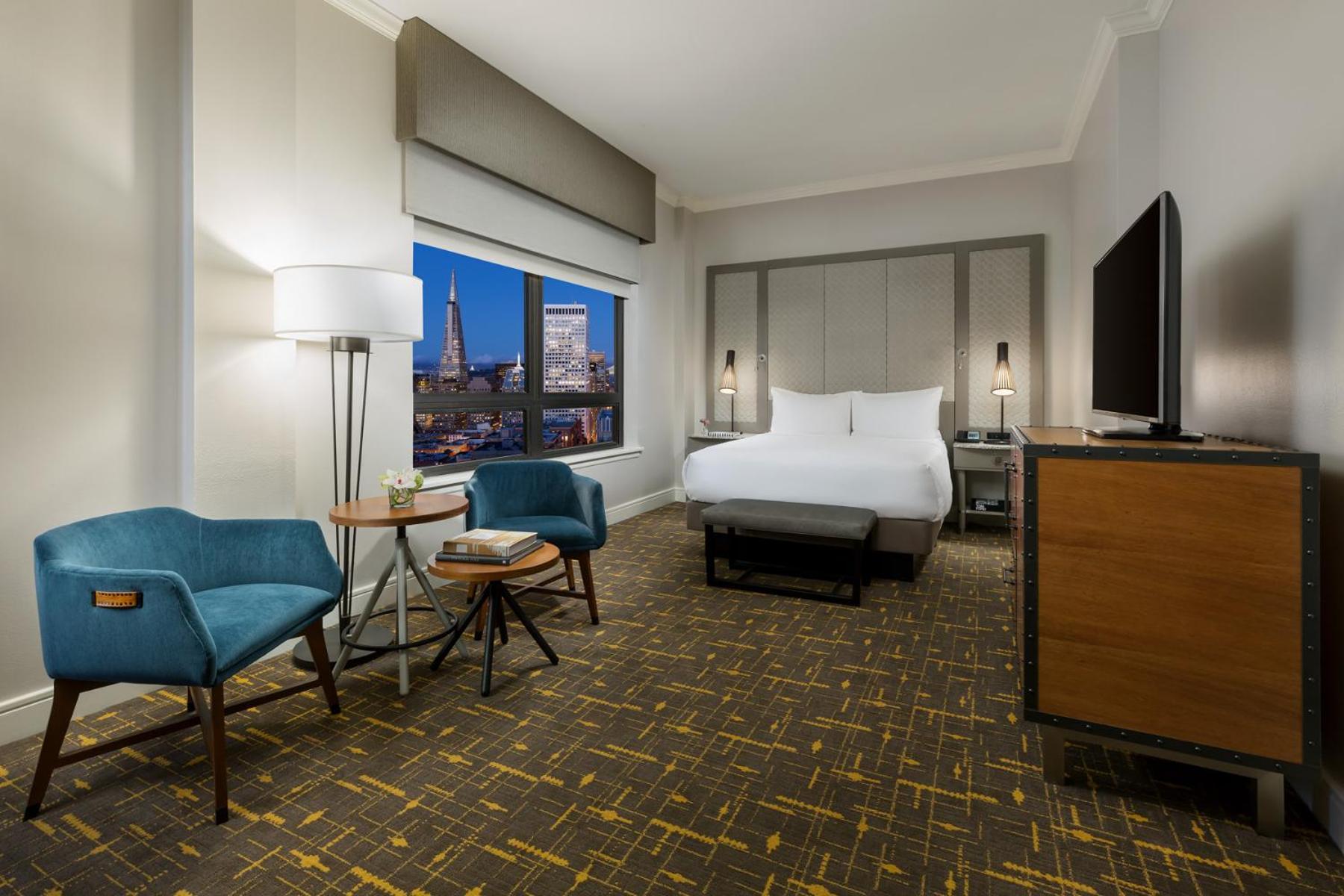 Premier Queen Room Skyline View