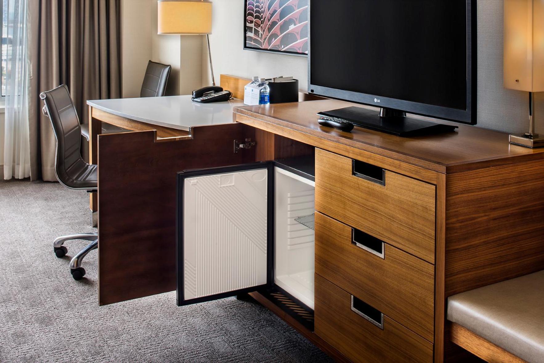 Corner King Room