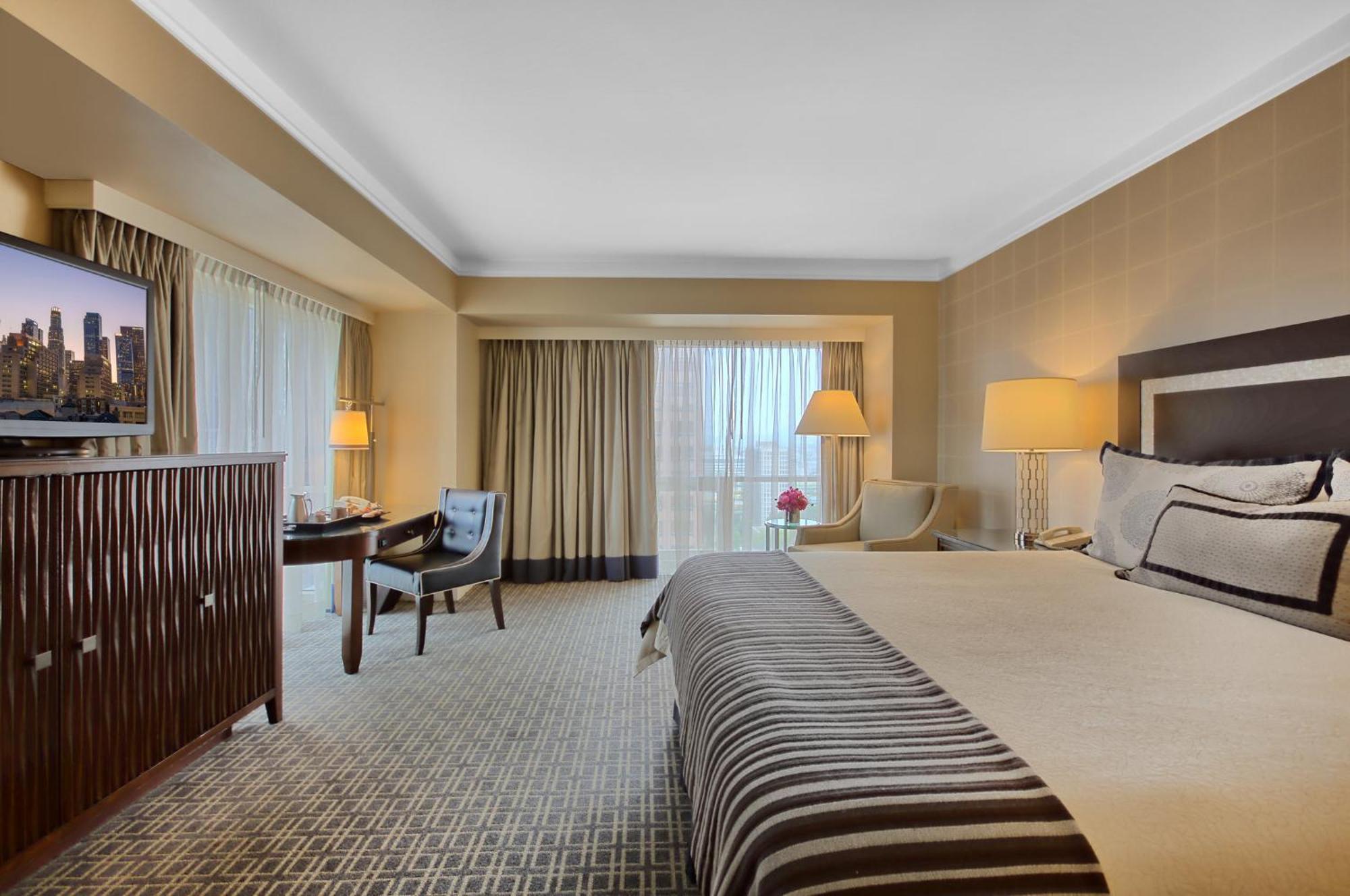 Premier View Room 1 King Bed