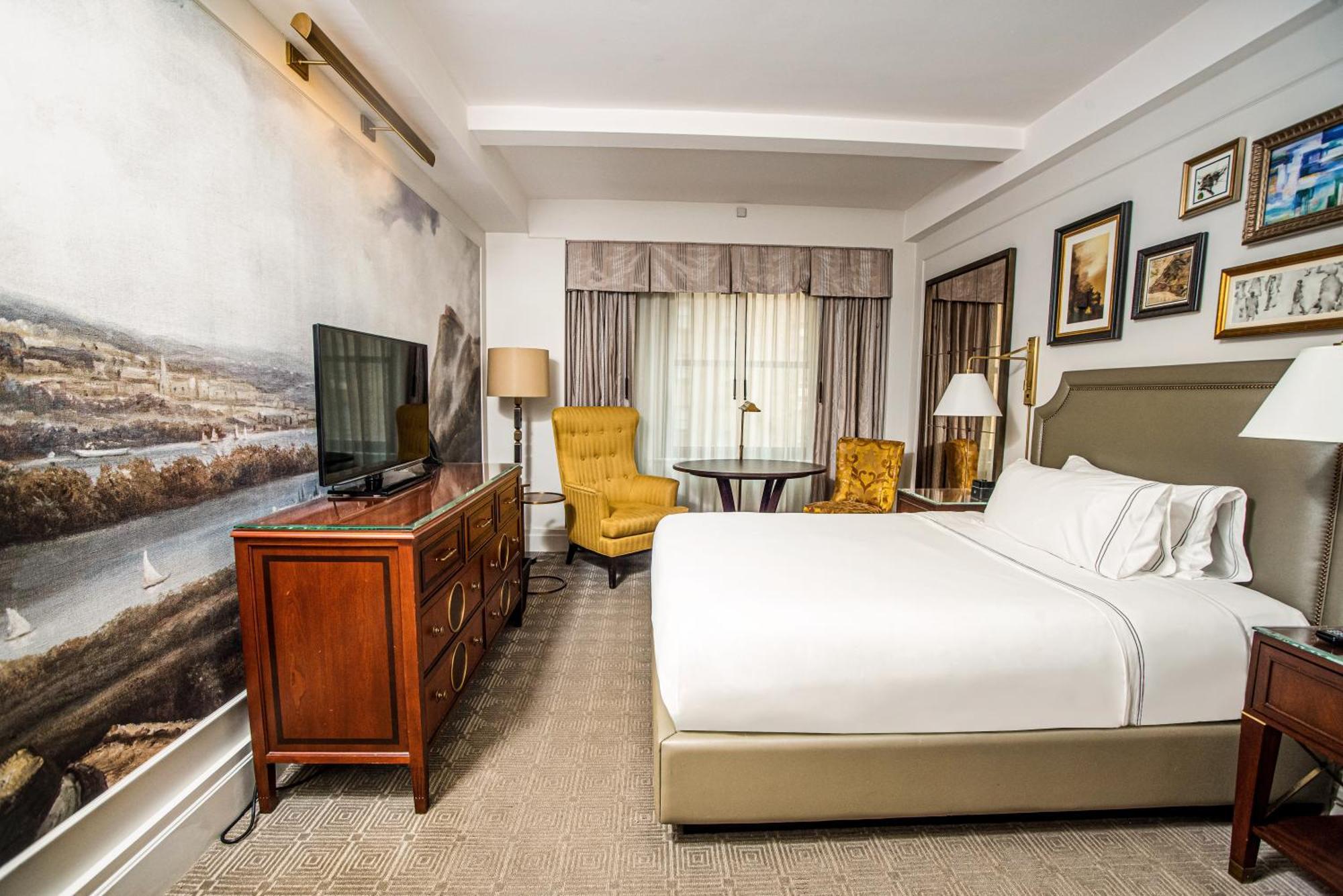 Classic Queen Room