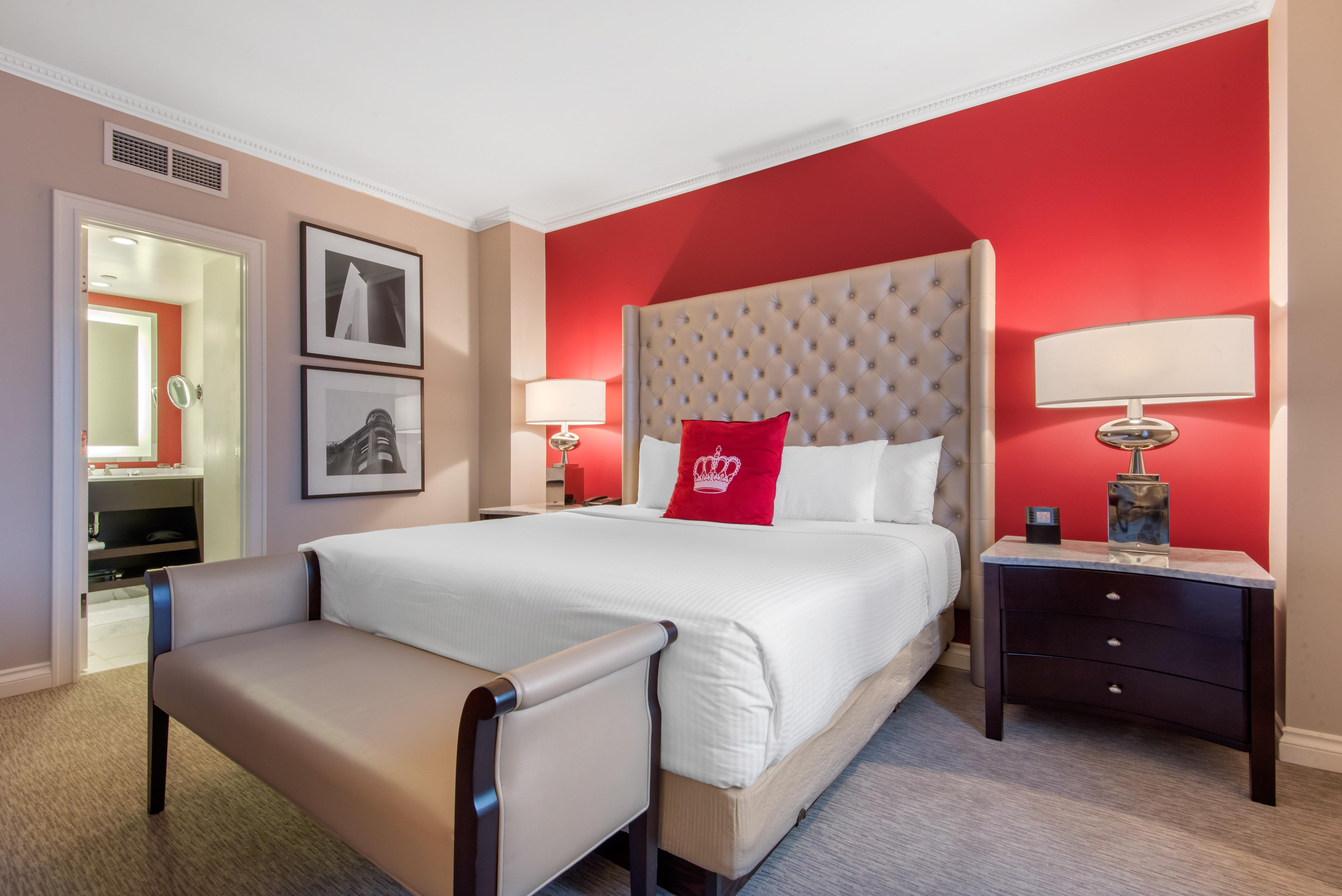 Premier Room 1 King Bed