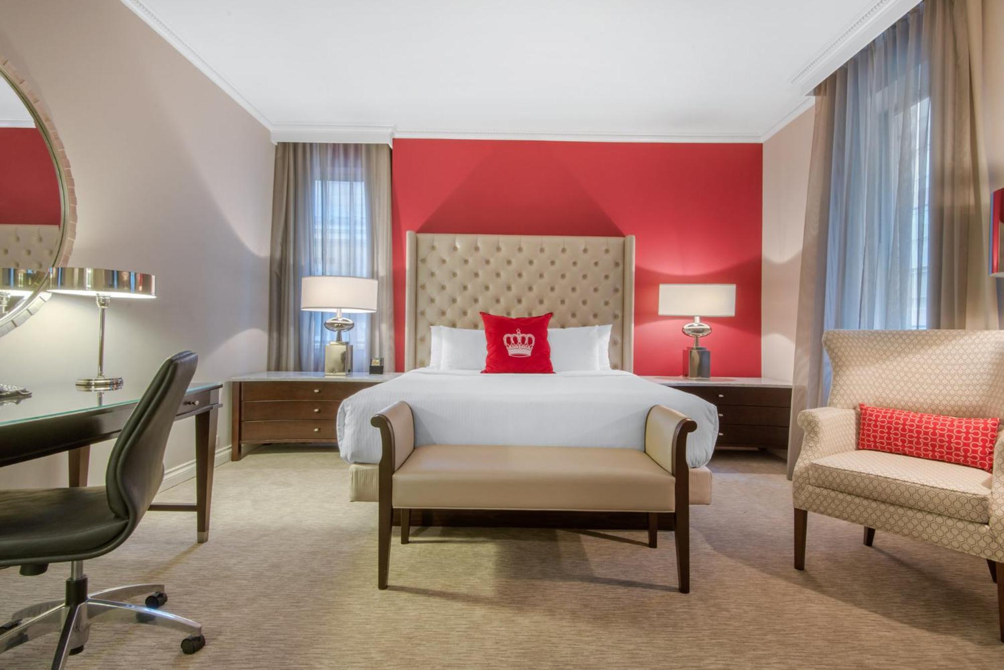 Luxury Executive Suite 1 King Bed