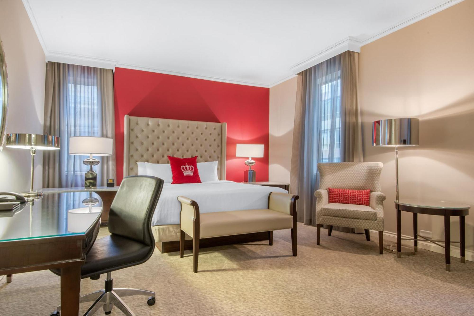 Luxury Executive Suite 1 King Bed