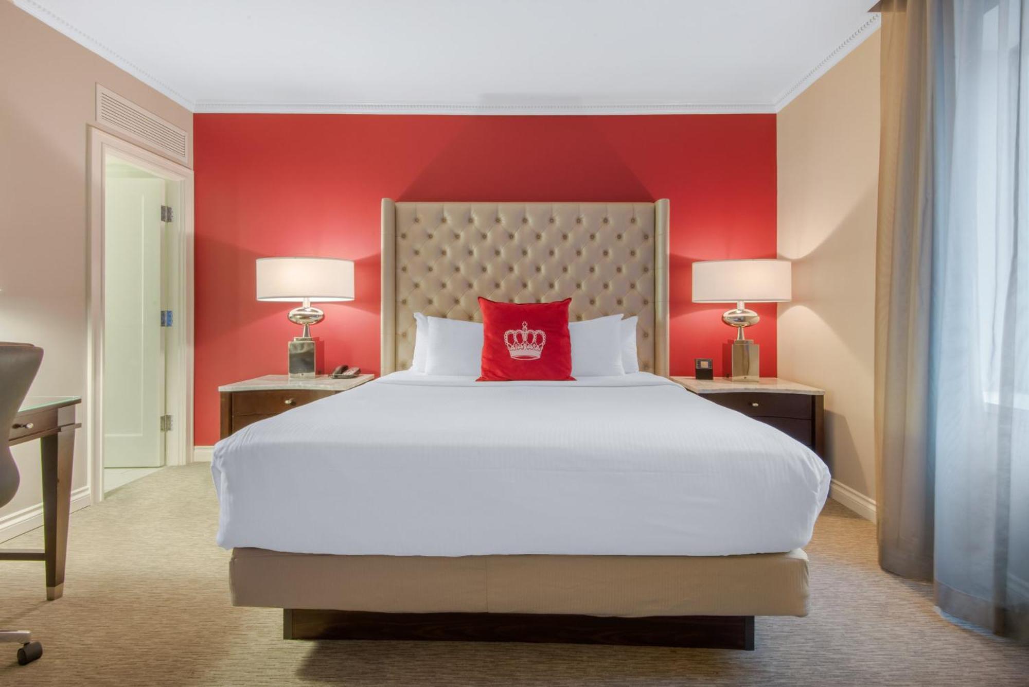 Deluxe Room 1 King Bed