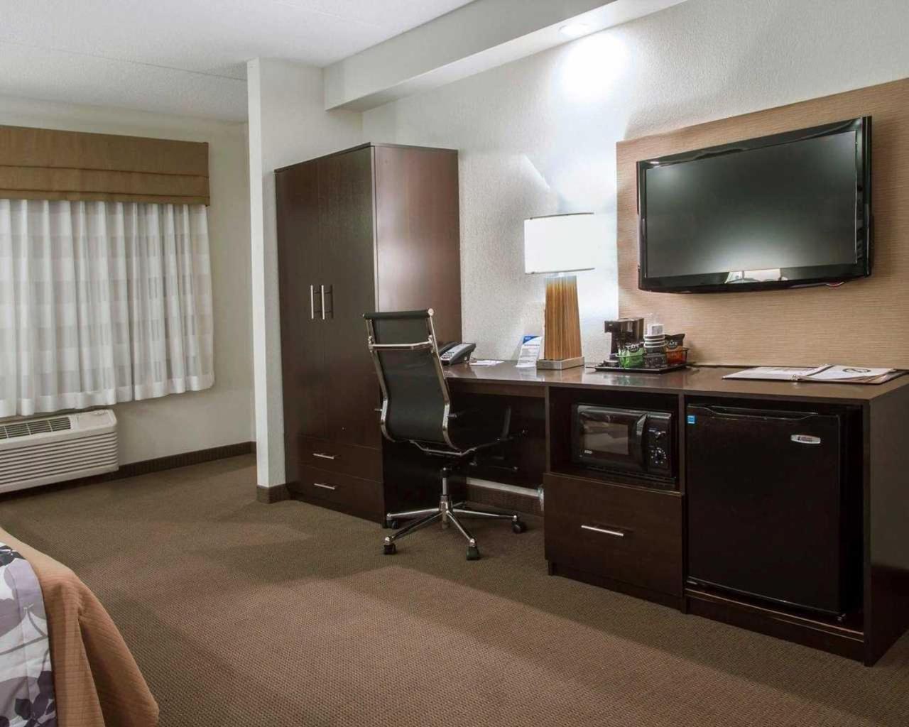 Suite with Two Double Beds - Non-Smoking with Sofabed