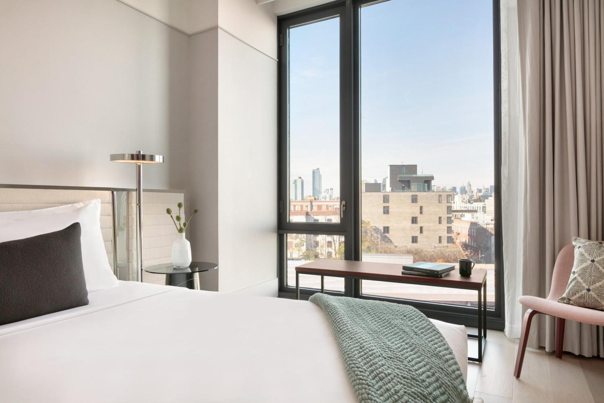 Premium King Room Balcony City View