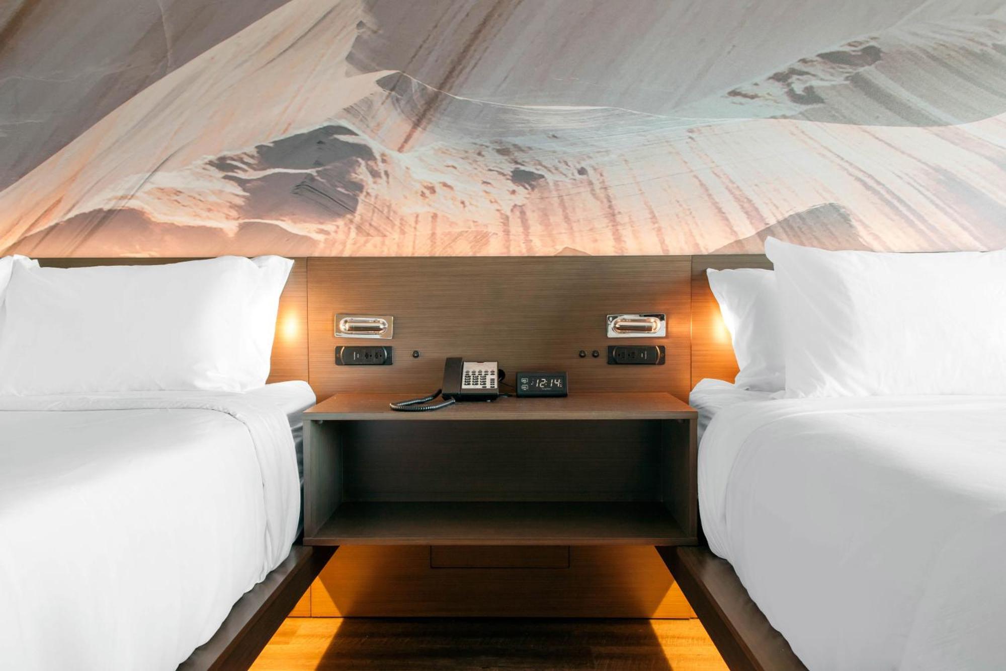 Deluxe Queen Room Two Queen Beds Non Smoking