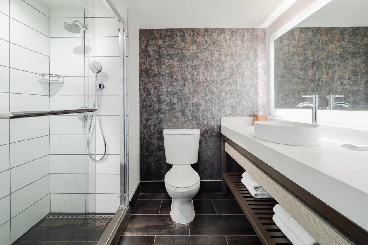 Queen Room Two Queen Beds Roll Shower Mobility Accessible