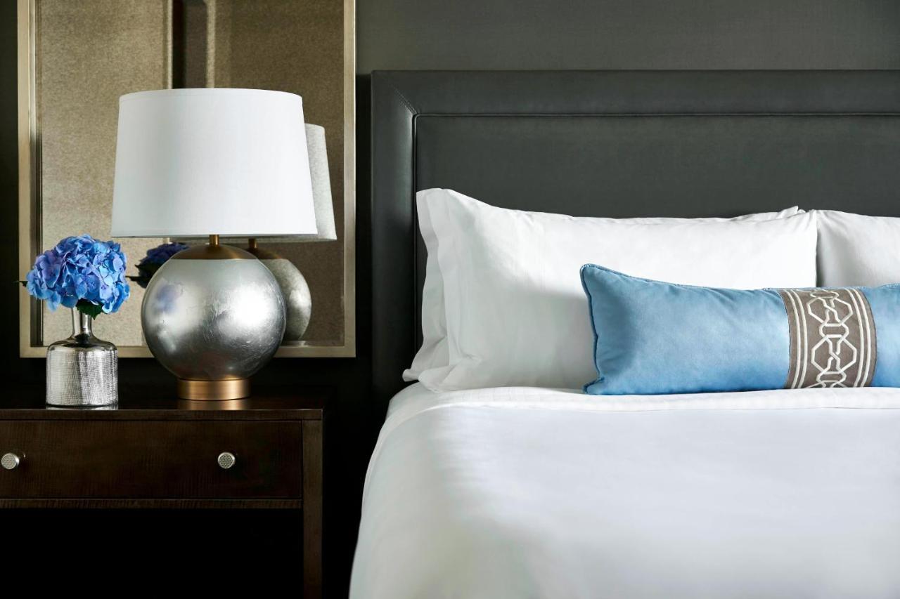 Guest Room King Bed