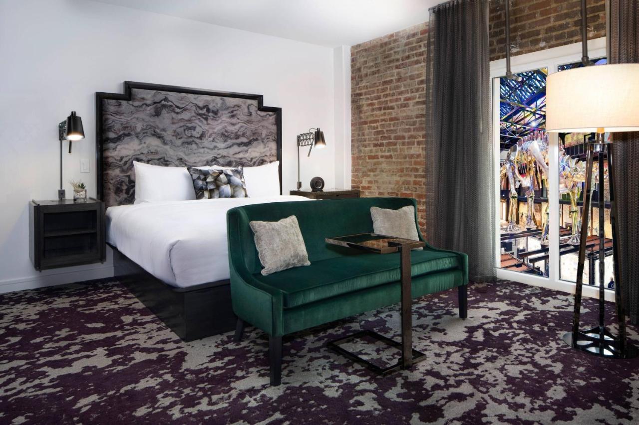 King Room with Atrium View and Roll-in Shower - Mobility Accessible