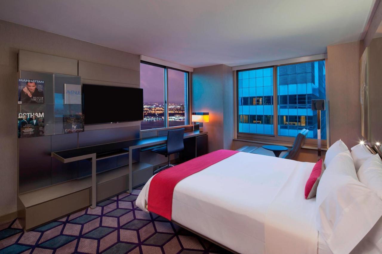 Cool Corner Room 1 King Hudson River view