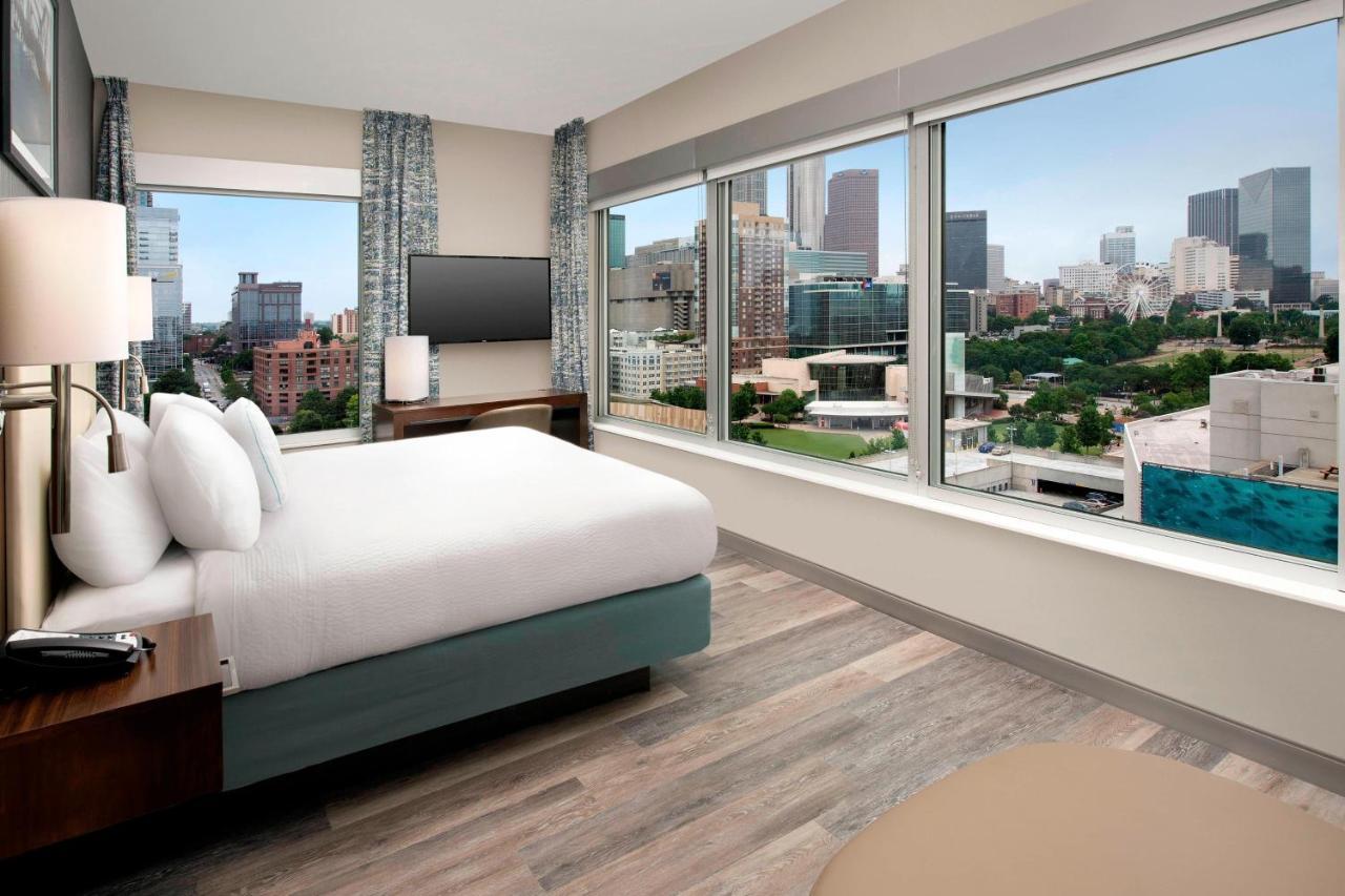 King Room City View Bathtub Sofa Bed Mobility Access