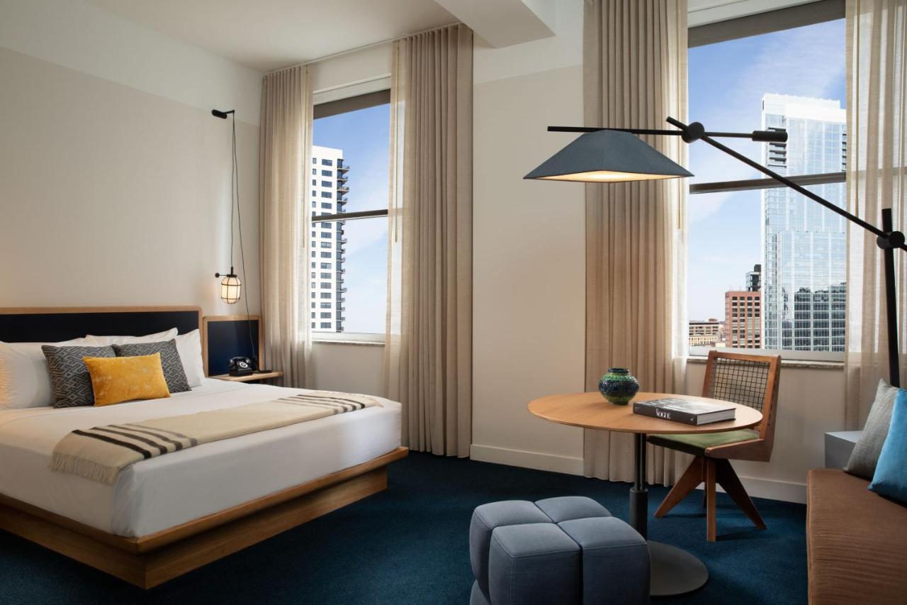 1 Bedroom 2 room Suite 1 King