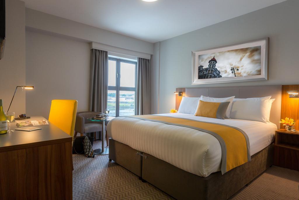 Superior Double Room with King Bed