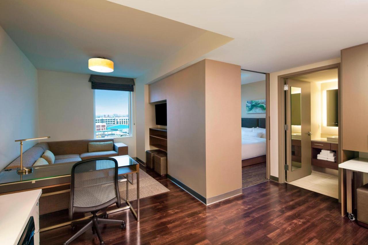 1 Bedroom King, 1 Bedroom Suite, 1 King, Sofa bed,1538727760:JPEG
