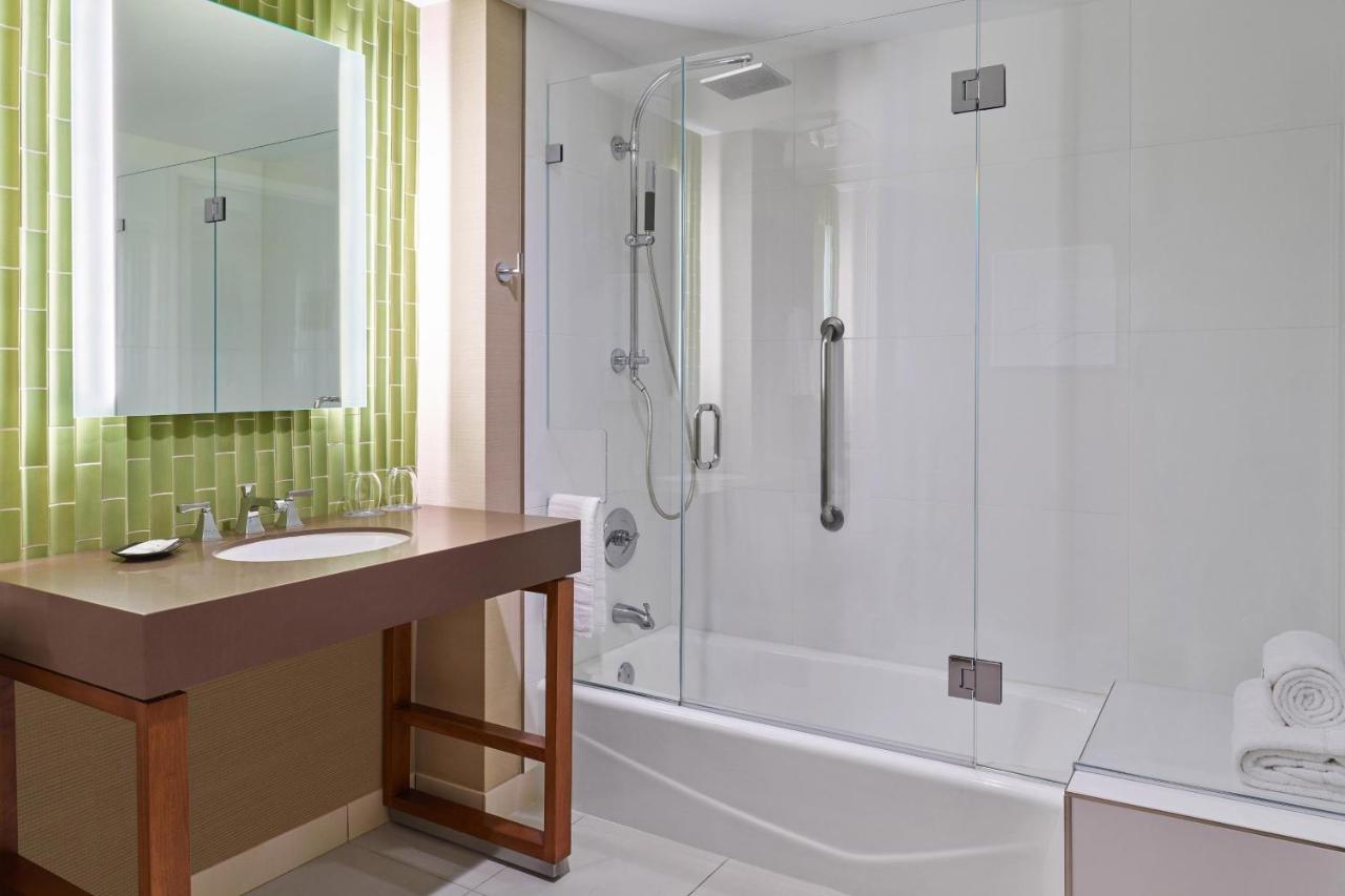 Deluxe Queen Room with Two Queen Beds - Hearing Accessible/Upper Floor