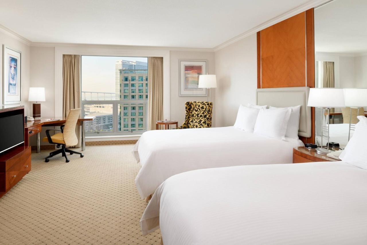 Deluxe Double Room with Two Double Beds with Roll-In Shower and Water View - High Floor/Mobility Accessible