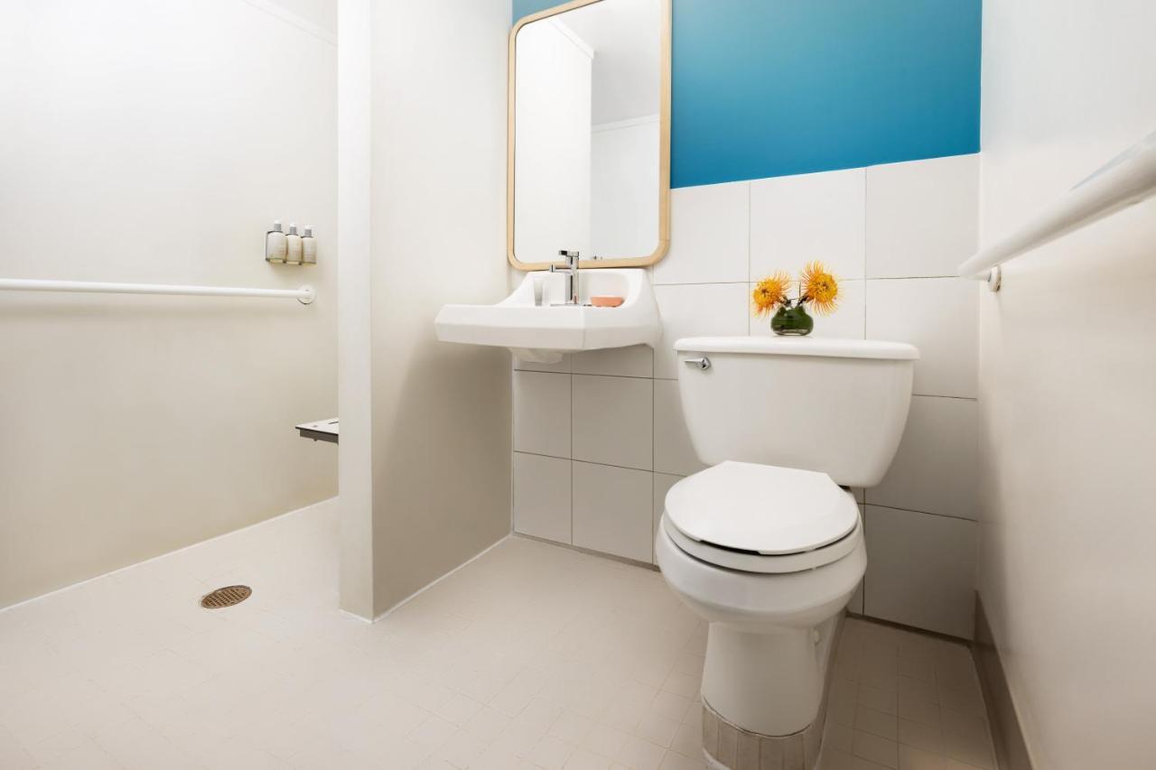 Oceanfront Two Doubles Hotel Room – Accessible