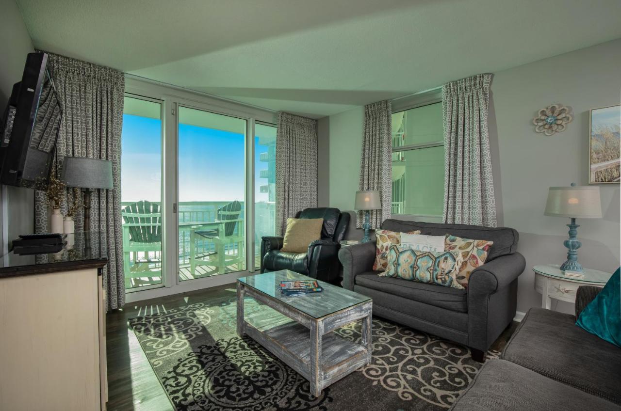 Three-Bedroom Suite Ocean Front