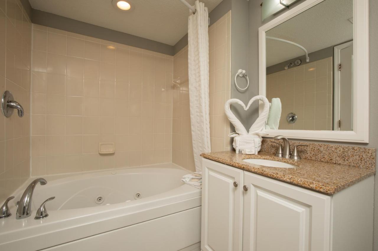 One-Bedroom Suite with Ocean View and Spa Bath,1413915971:JPEG