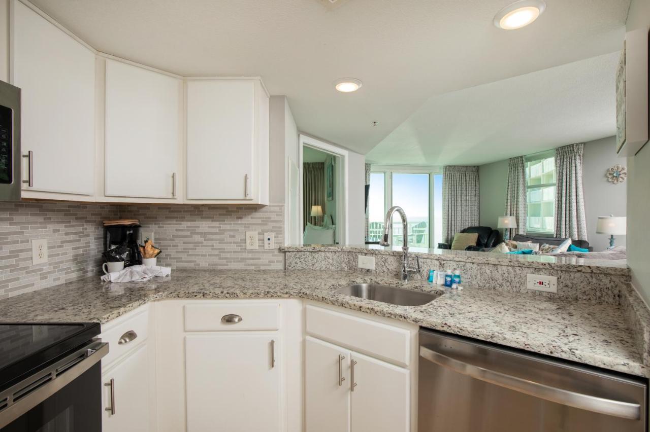 Three-Bedroom Suite Ocean Front