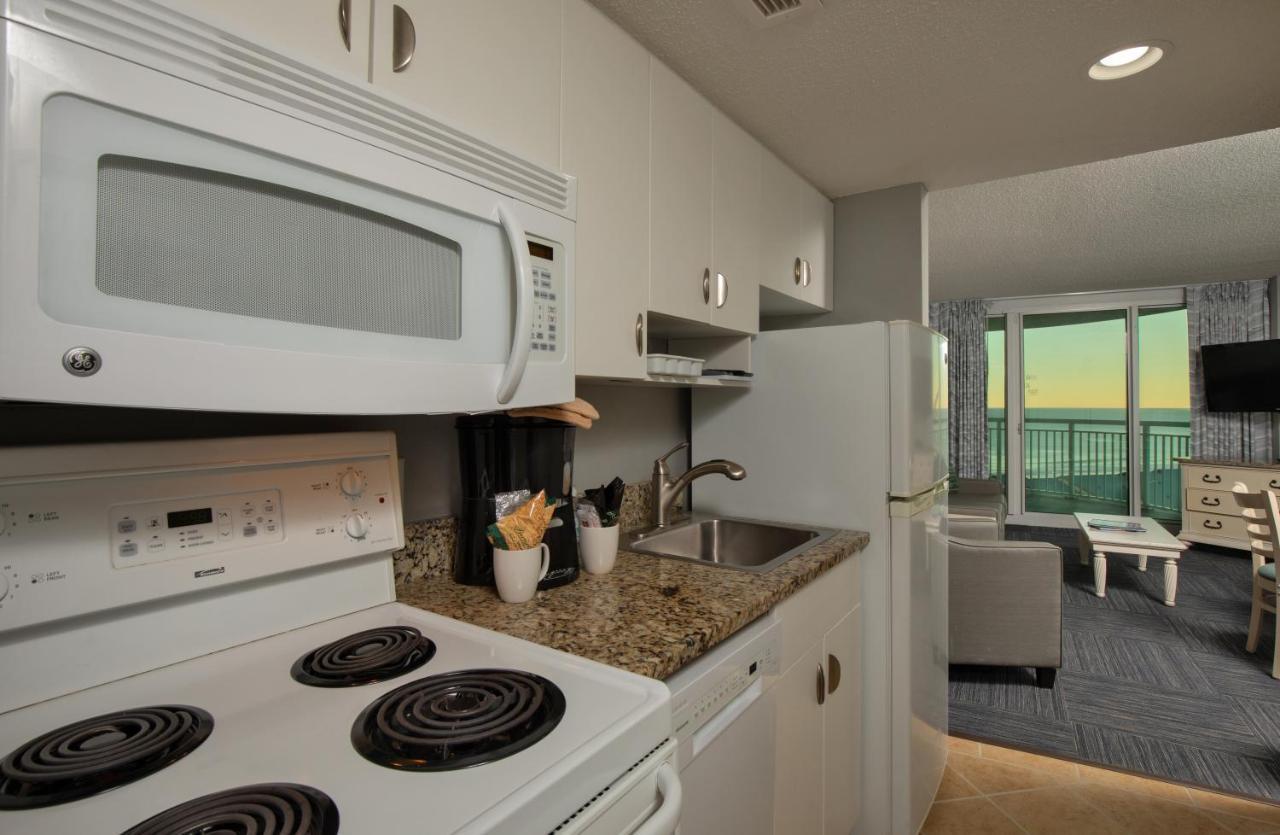 One-Bedroom Corner Suite