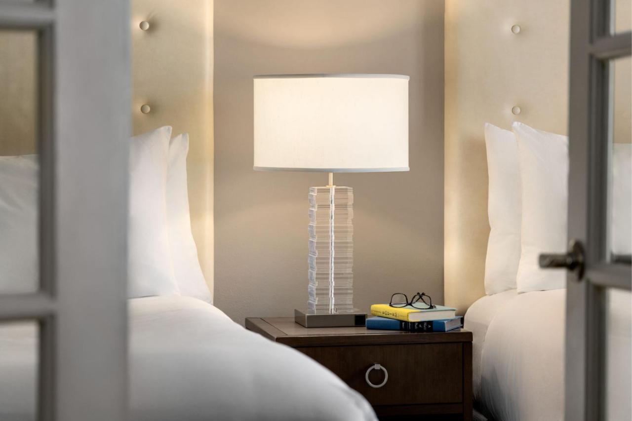 Deluxe Room Larger Guest room 1 King