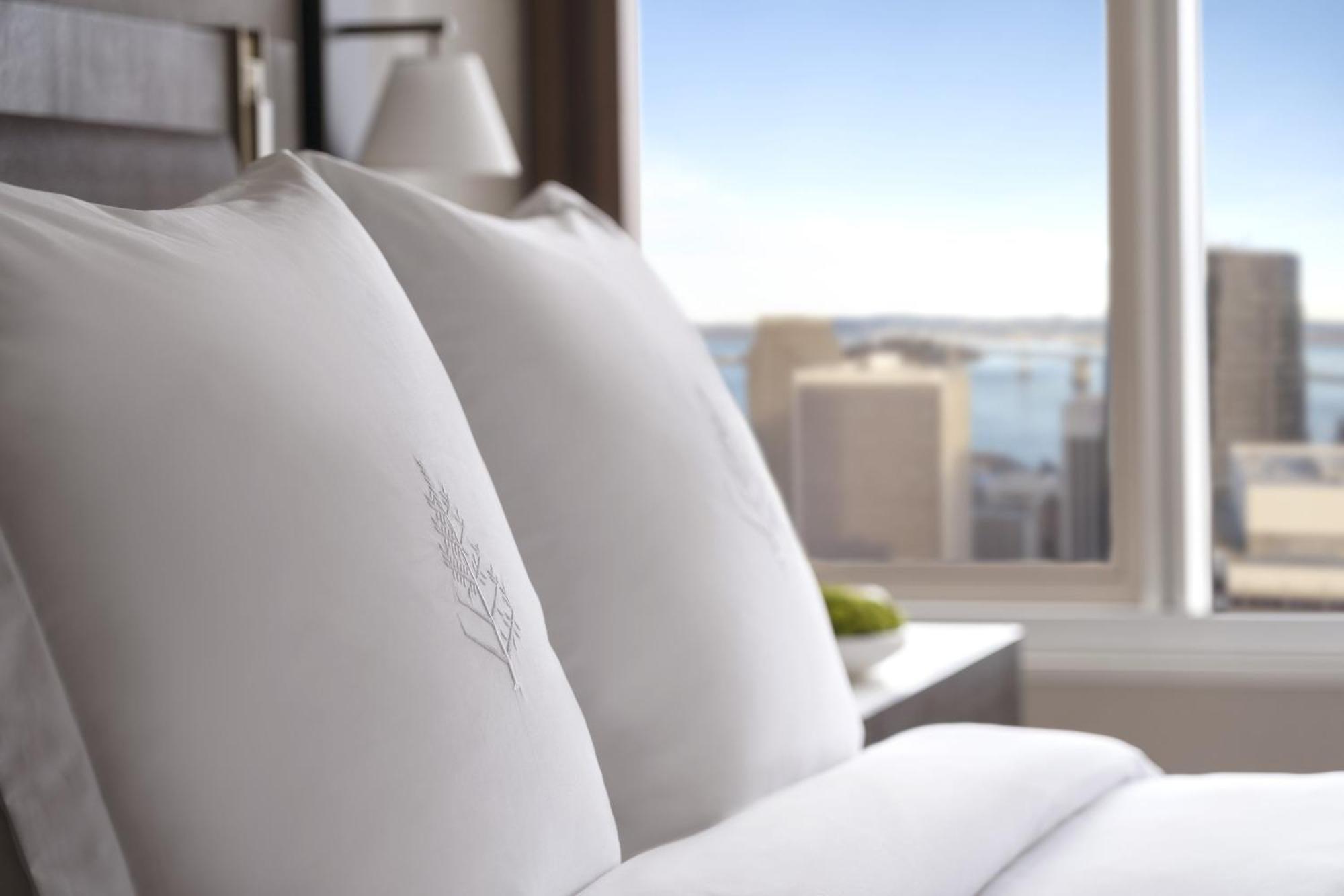 One-Bedroom Suite Golden Gate View