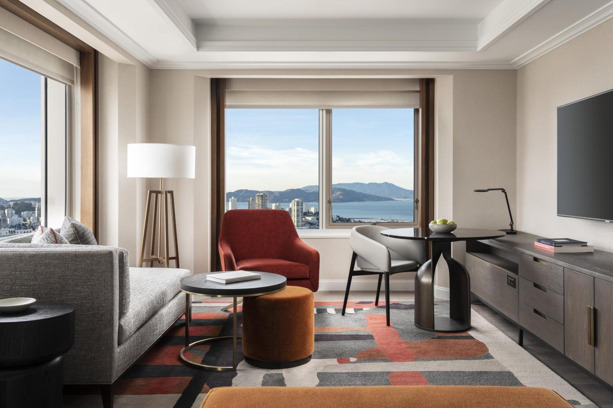Golden Gate-View Mobility Accessible Studio Suite King