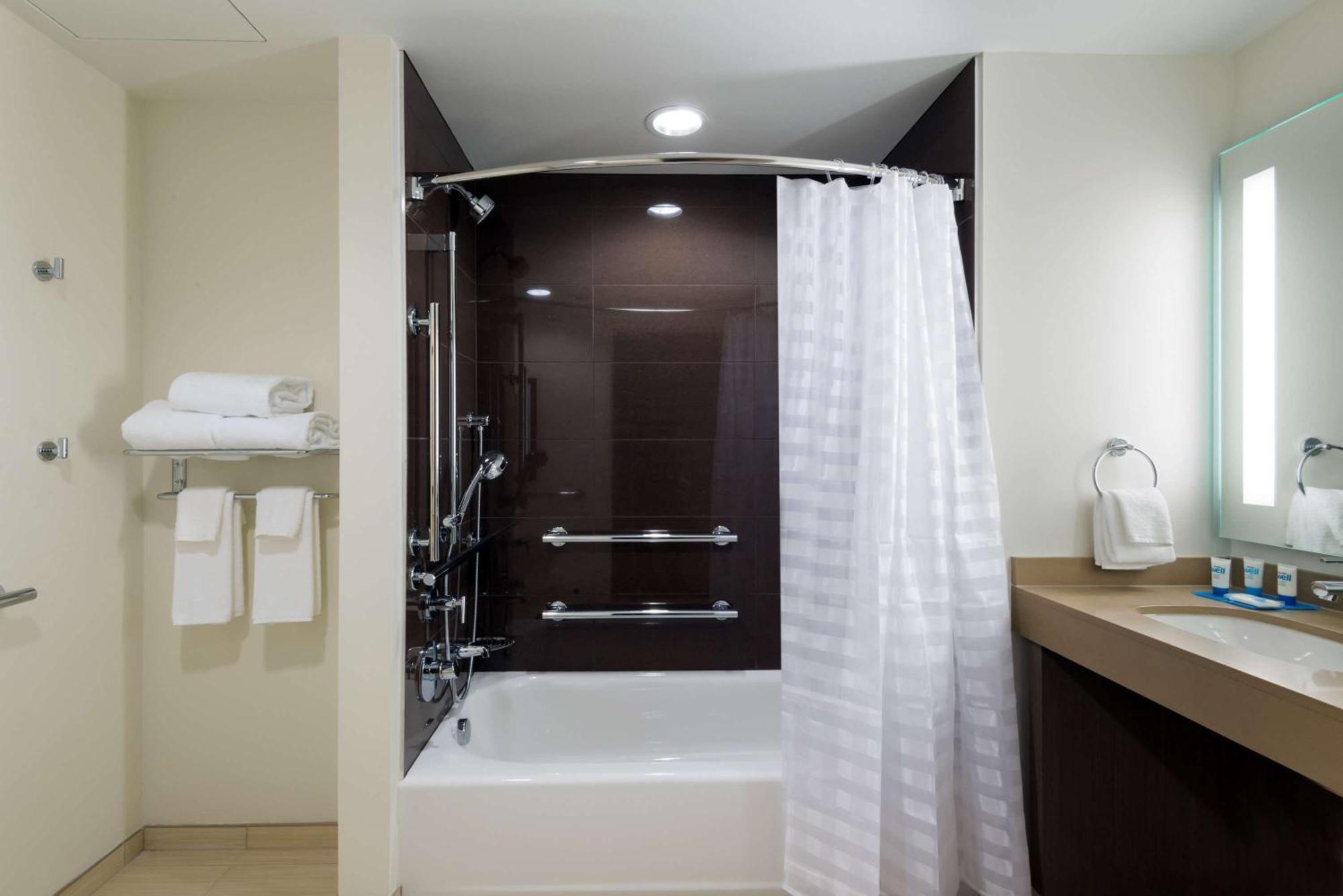 King Room Accessible Tub Disability Access