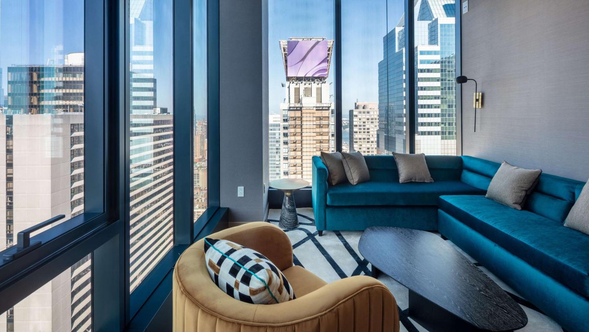 Corner King Suite Panoramic Square View