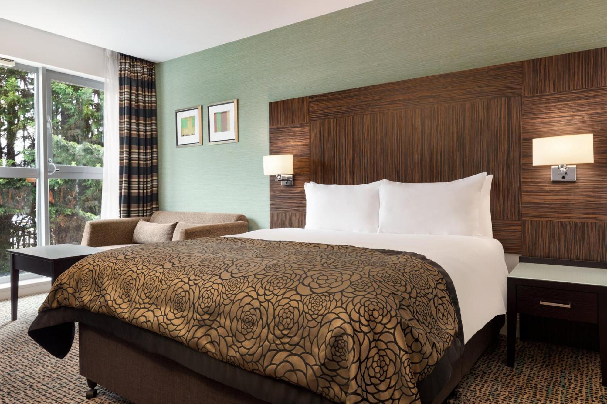 Premium Queen Room with sofa bed