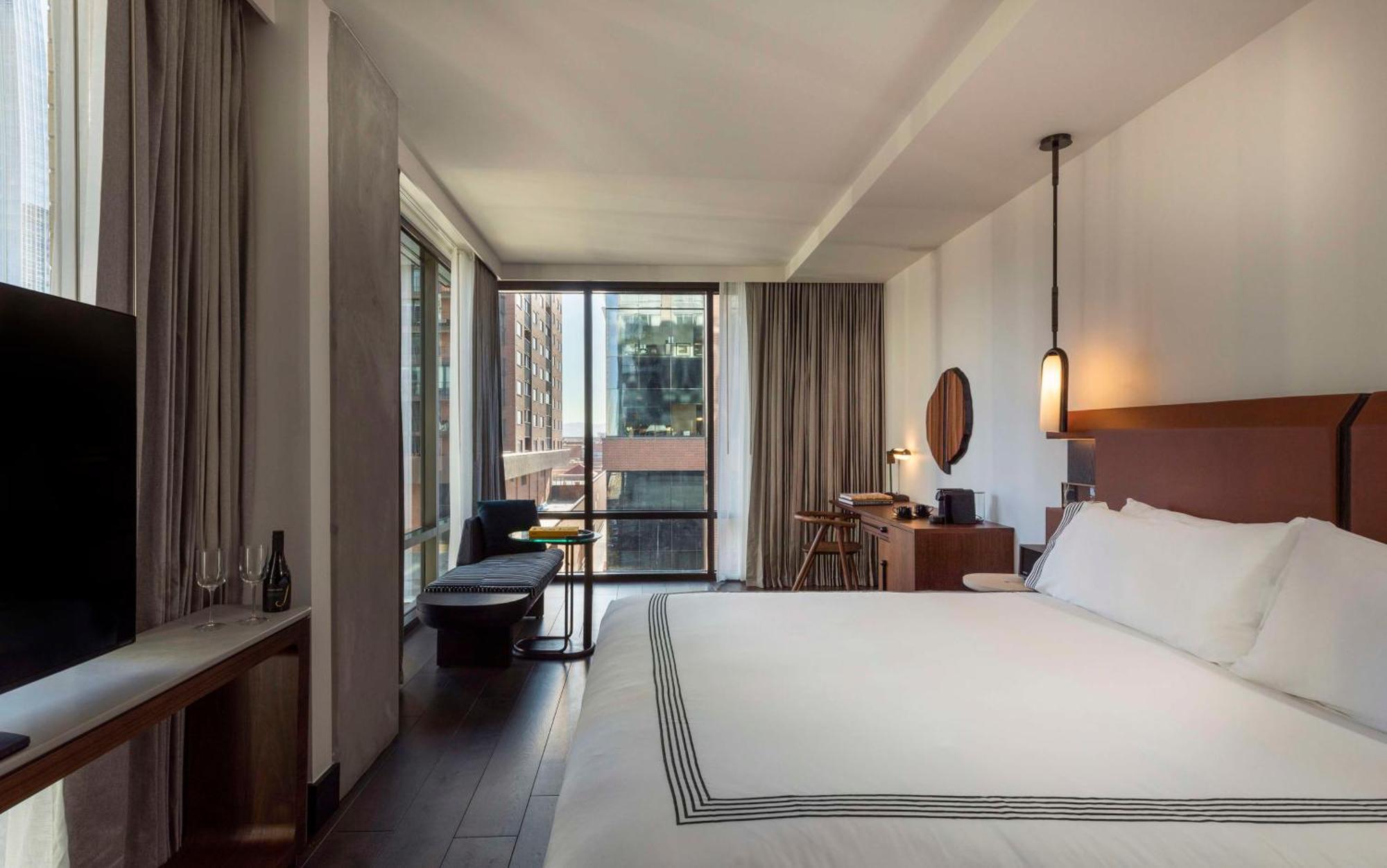 Corner King Room