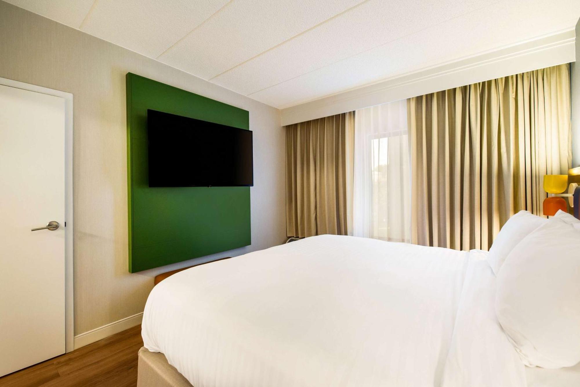 One-Bedroom King Suite,1546931989:JPEG