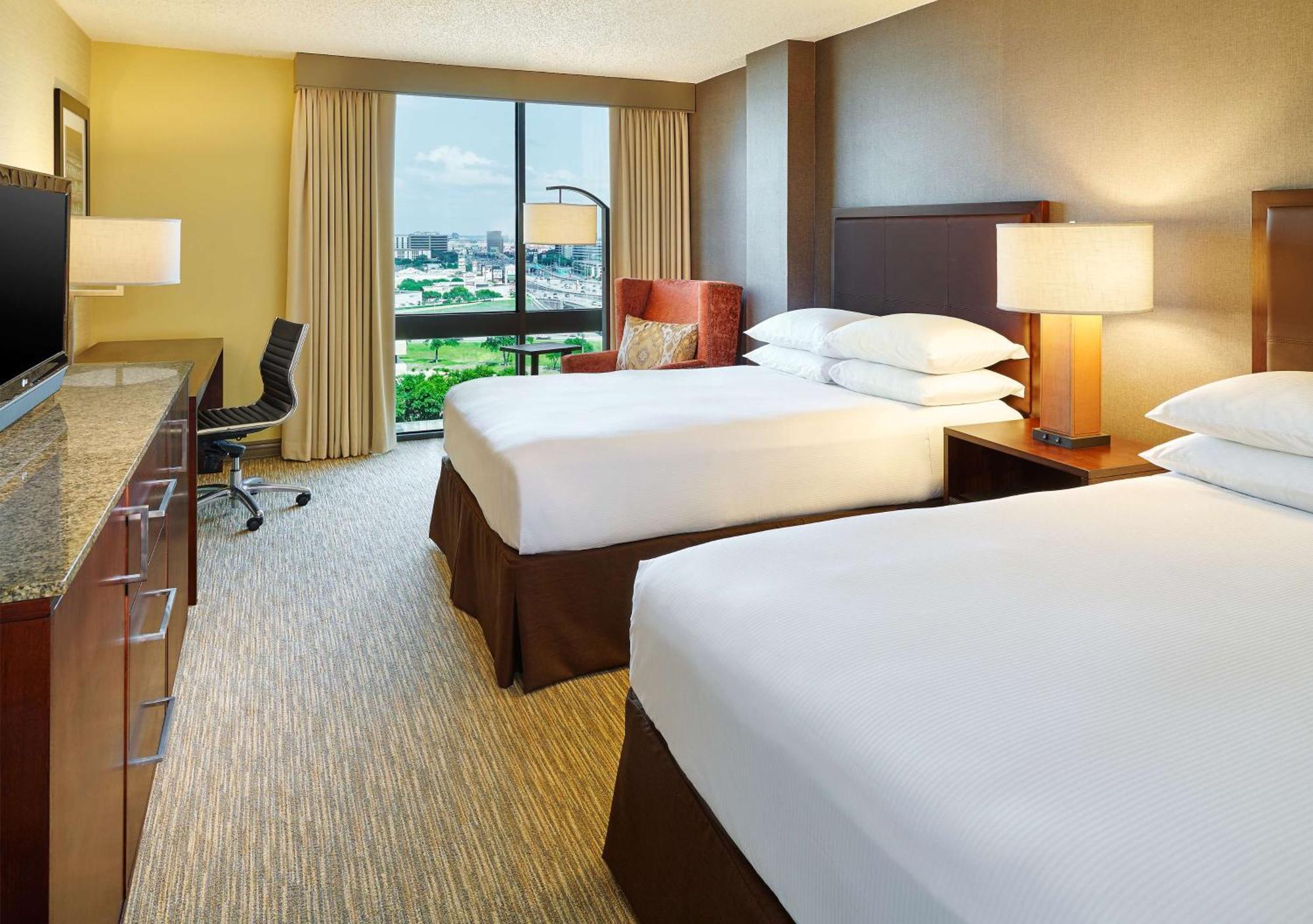 Two Double Beds with View,1546970194:JPEG