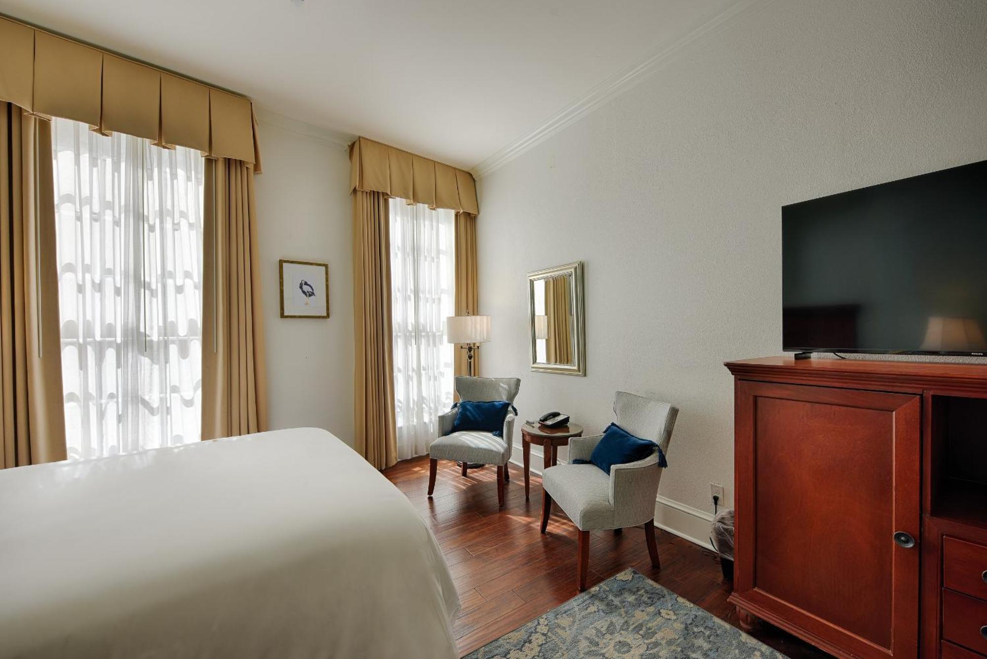 Standard Queen Room
