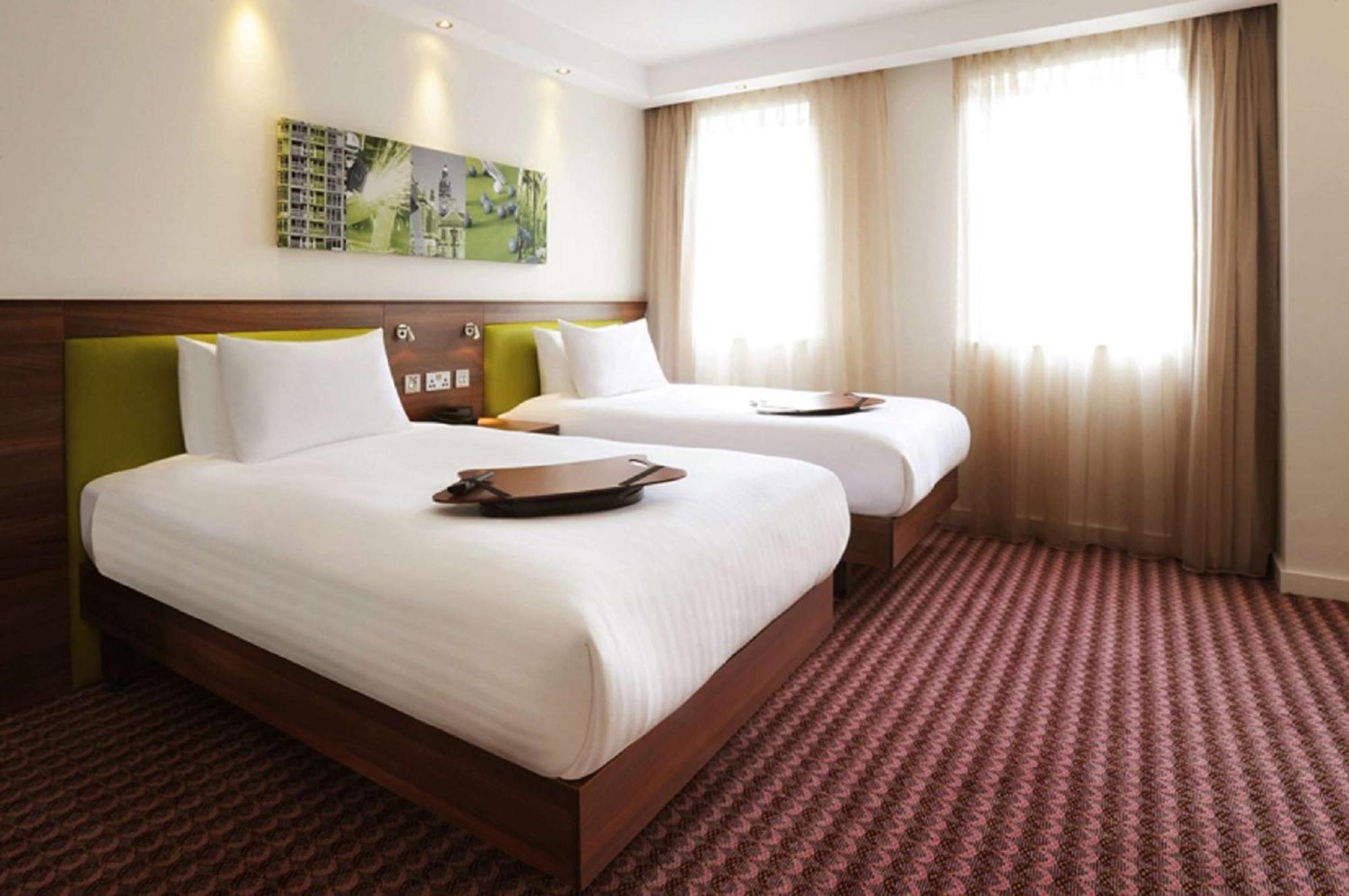 Twin Room,1548276142:JPEG