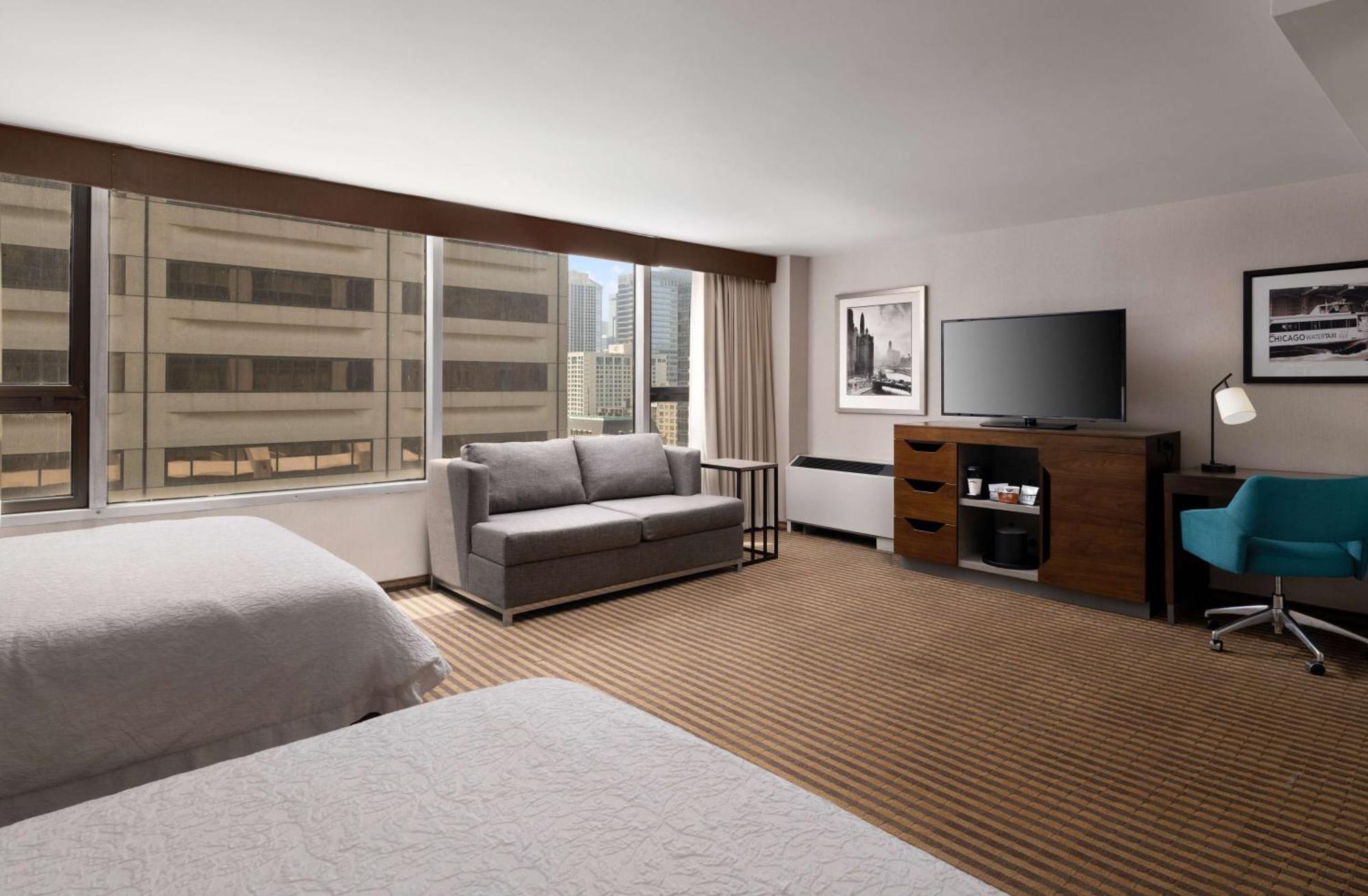 Two Queen Beds Room Disability Access Bathtub