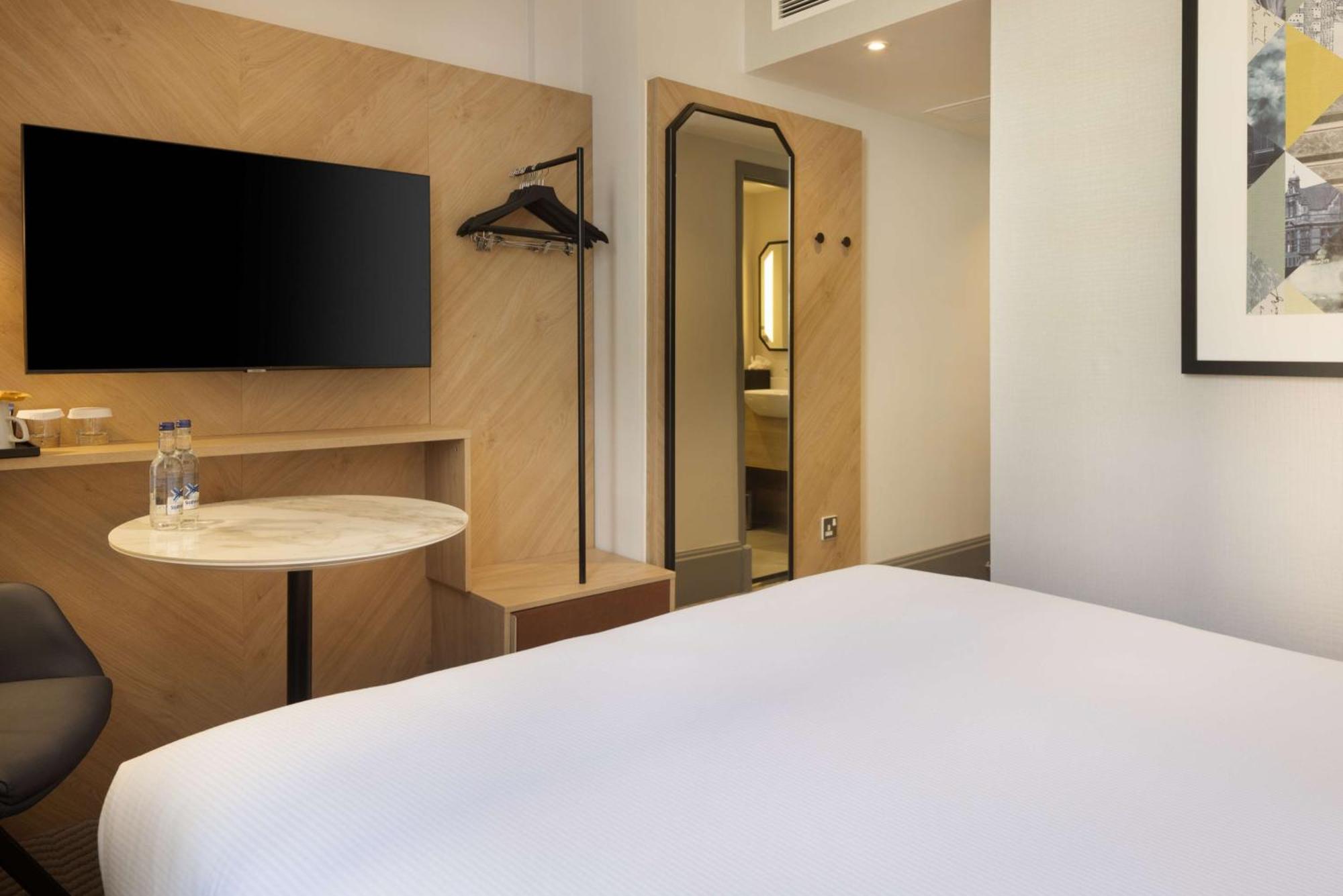Double Room,1552665874:JPEG