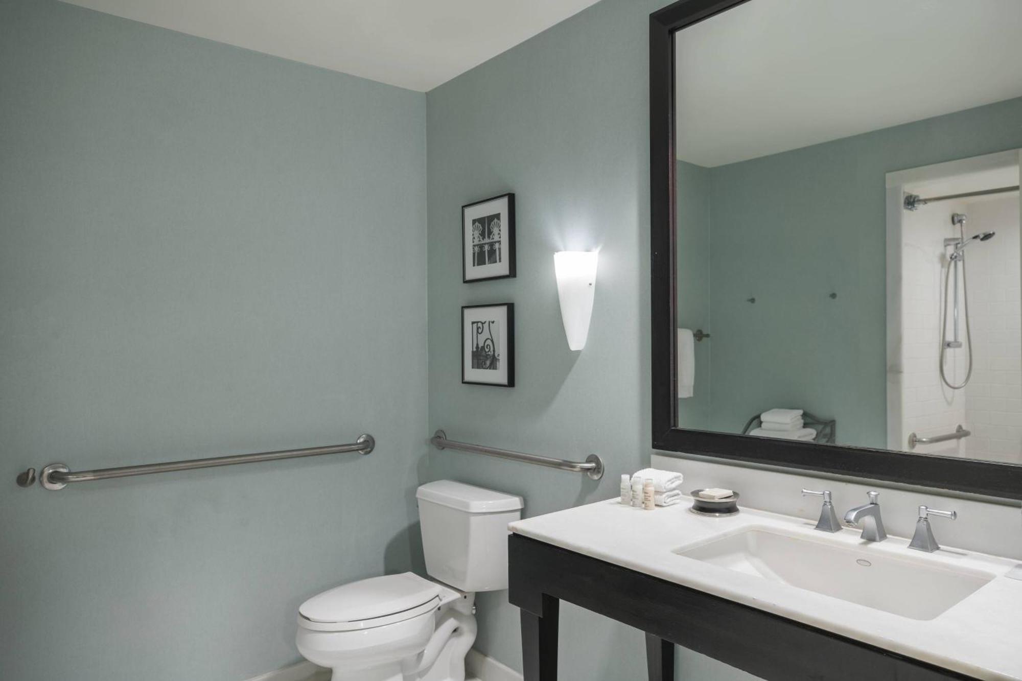 Small Queen Room