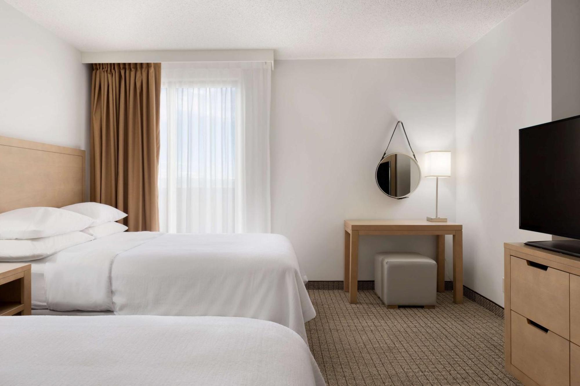One-Bedroom Suite - Mobility Access/Bath Tub,1710226493:JPEG